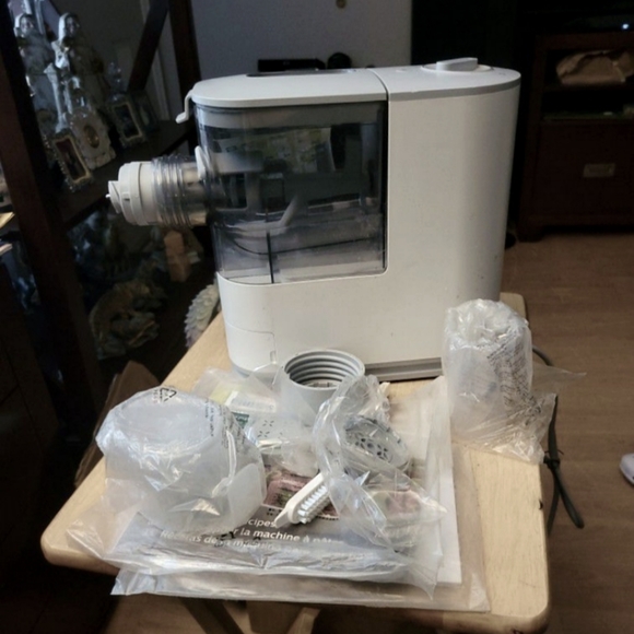 Pasta maker machine - Picture 2 of 2